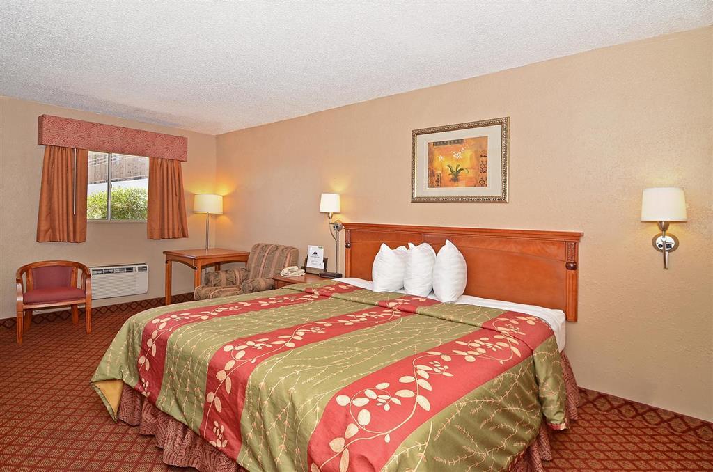 Americas Best Value Inn Crosstimbers Стивънвил Стая снимка