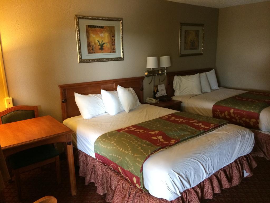 Americas Best Value Inn Crosstimbers Стивънвил Екстериор снимка