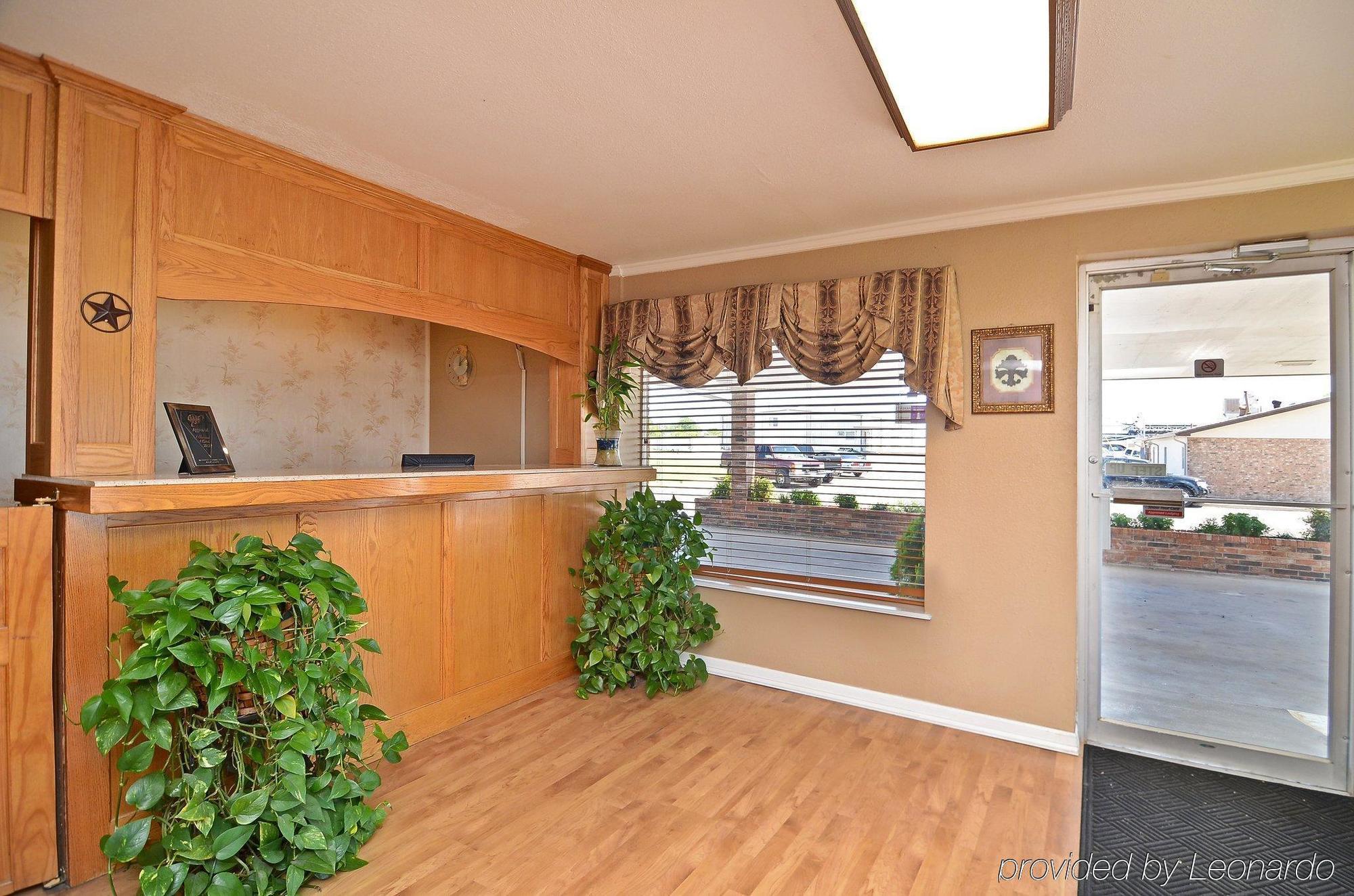 Americas Best Value Inn Crosstimbers Стивънвил Интериор снимка