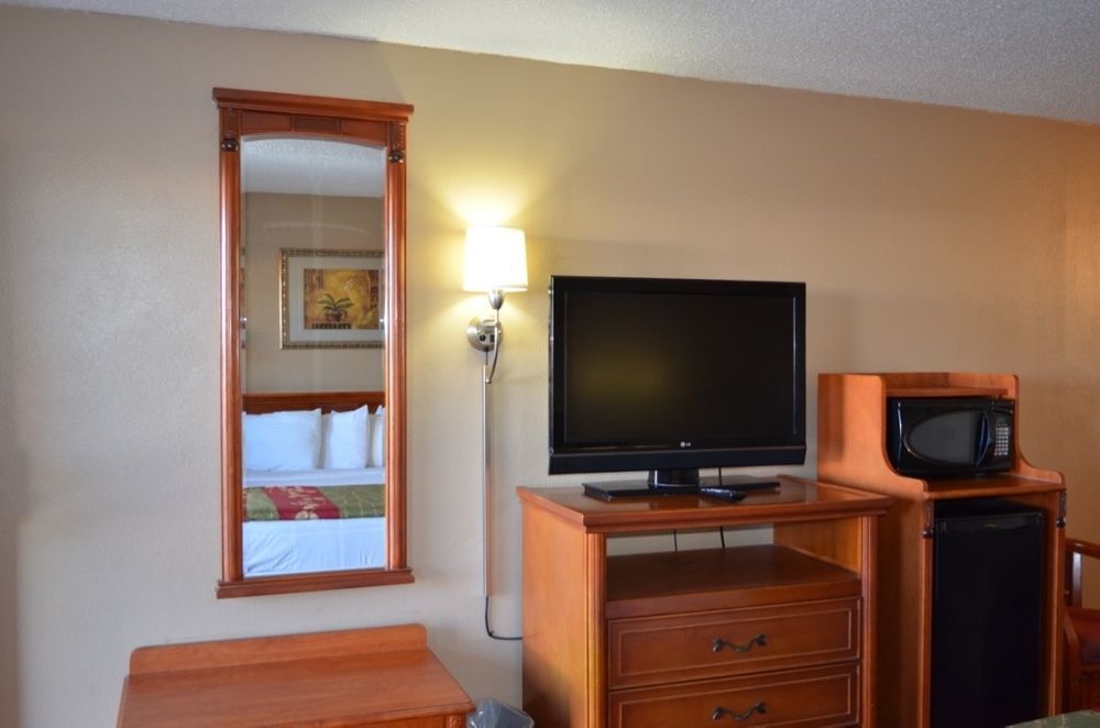 Americas Best Value Inn Crosstimbers Стивънвил Екстериор снимка