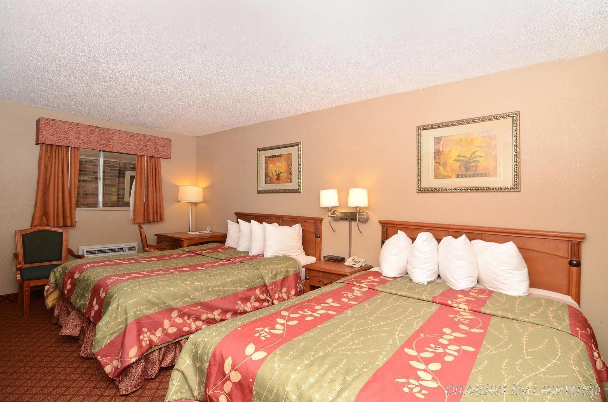 Americas Best Value Inn Crosstimbers Стивънвил Стая снимка