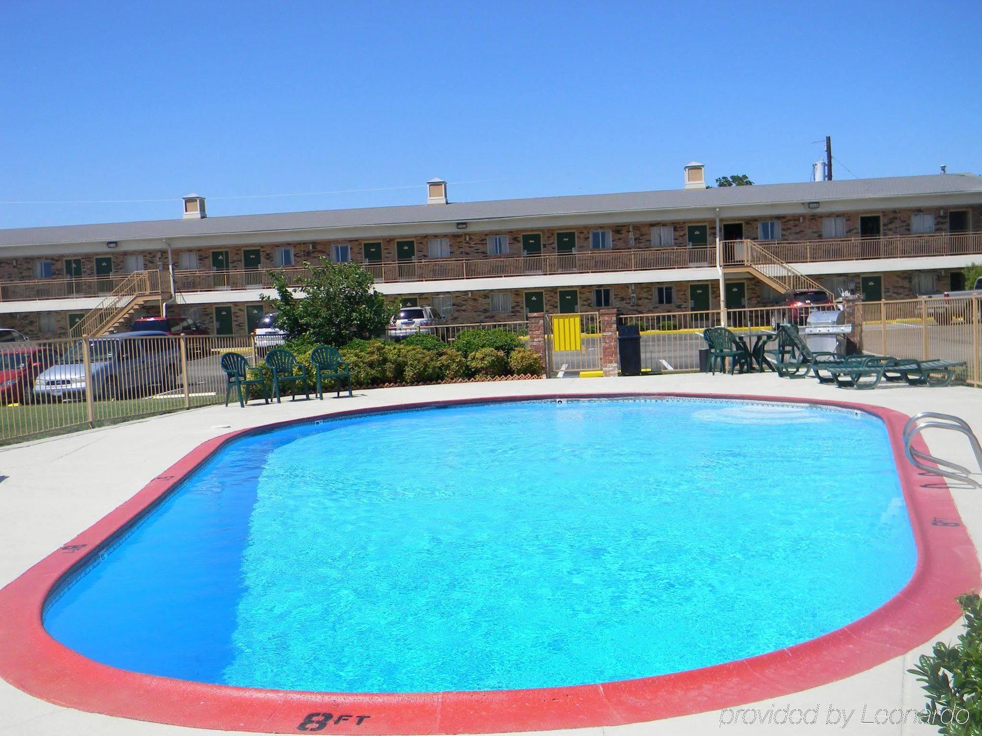 Americas Best Value Inn Crosstimbers Стивънвил Съоръжения снимка